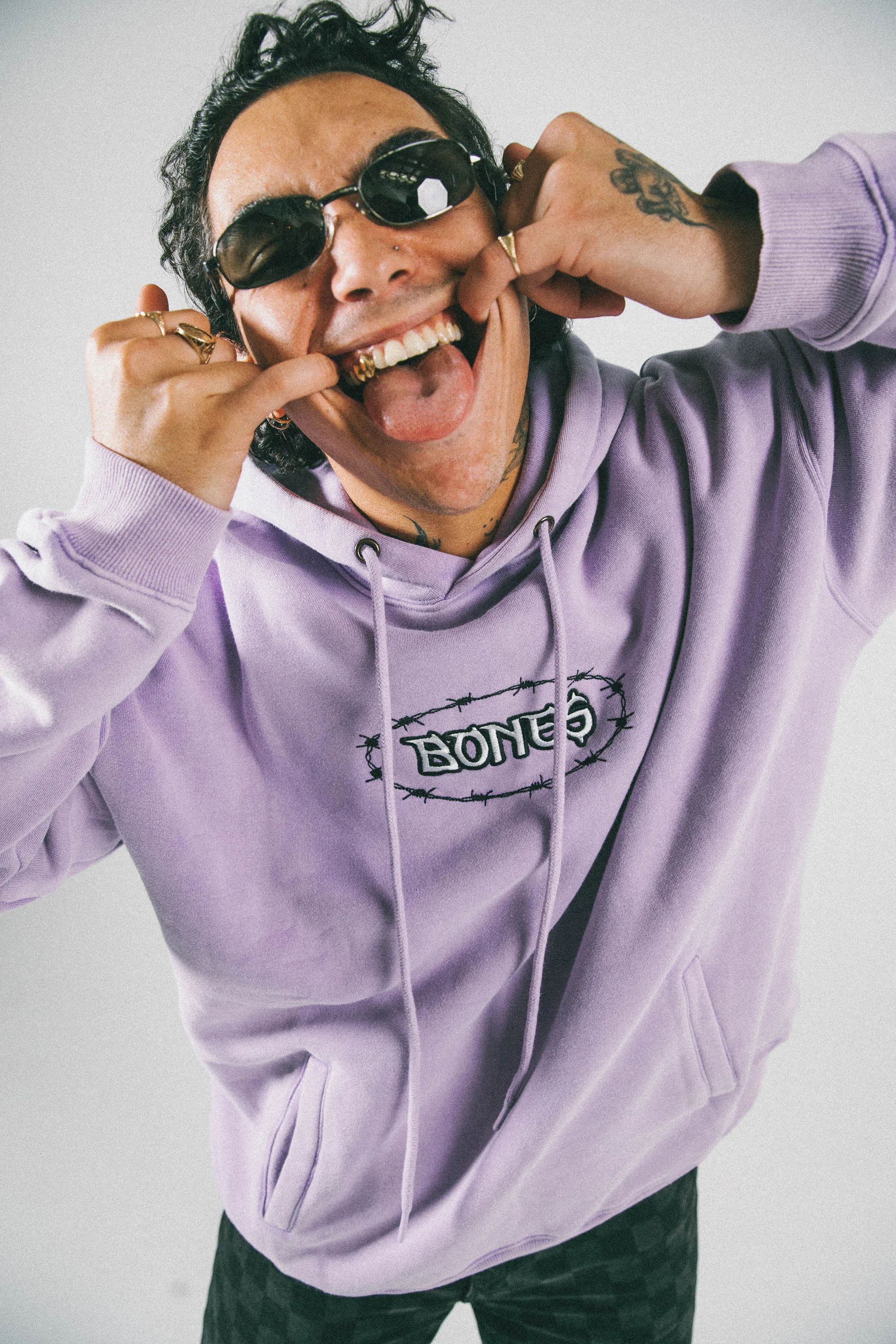 BILLY BONES CLUB BARB HOODIE - WASHED PURPLE