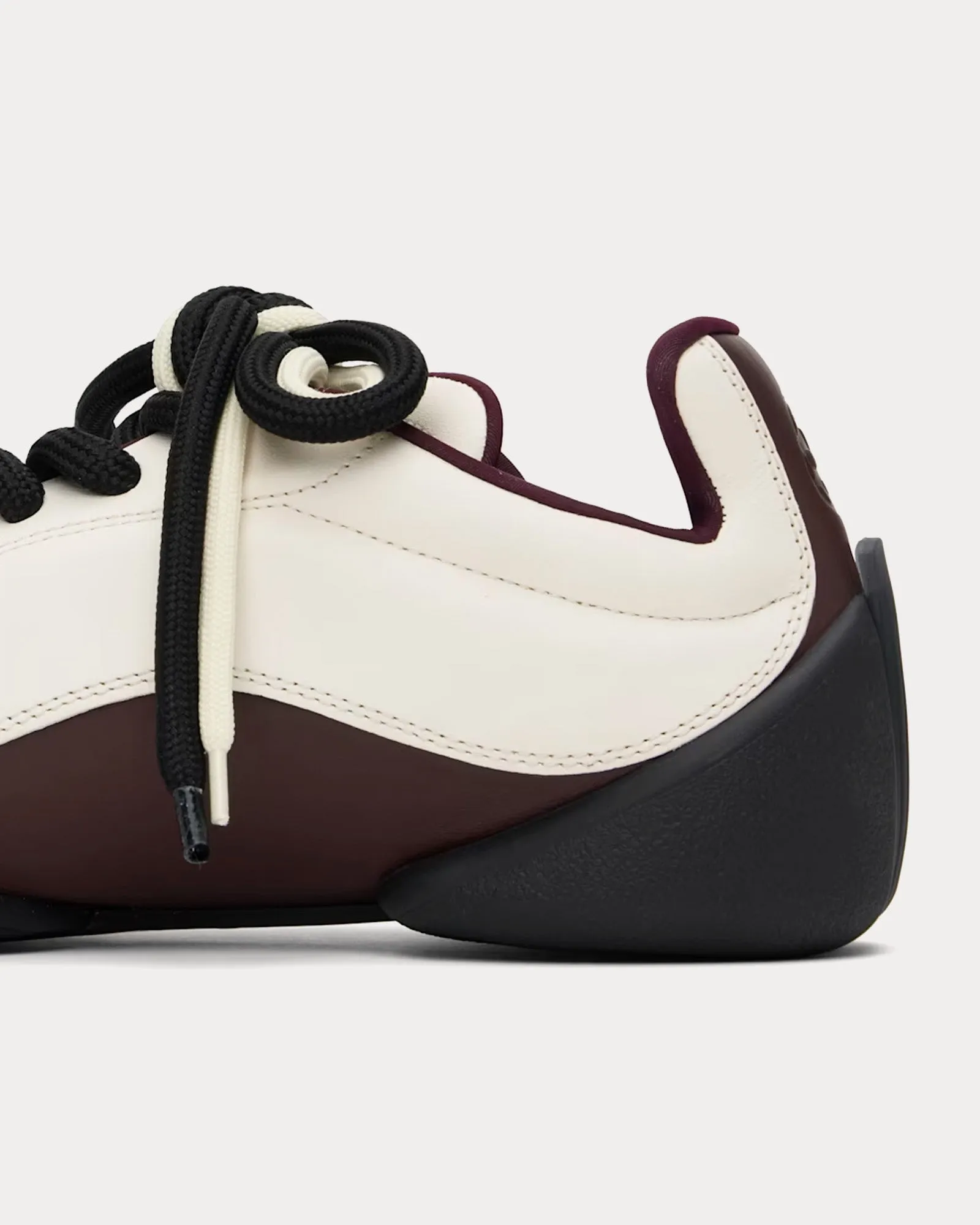 Flexion Off-White / Bordeaux Low Top Sneakers
