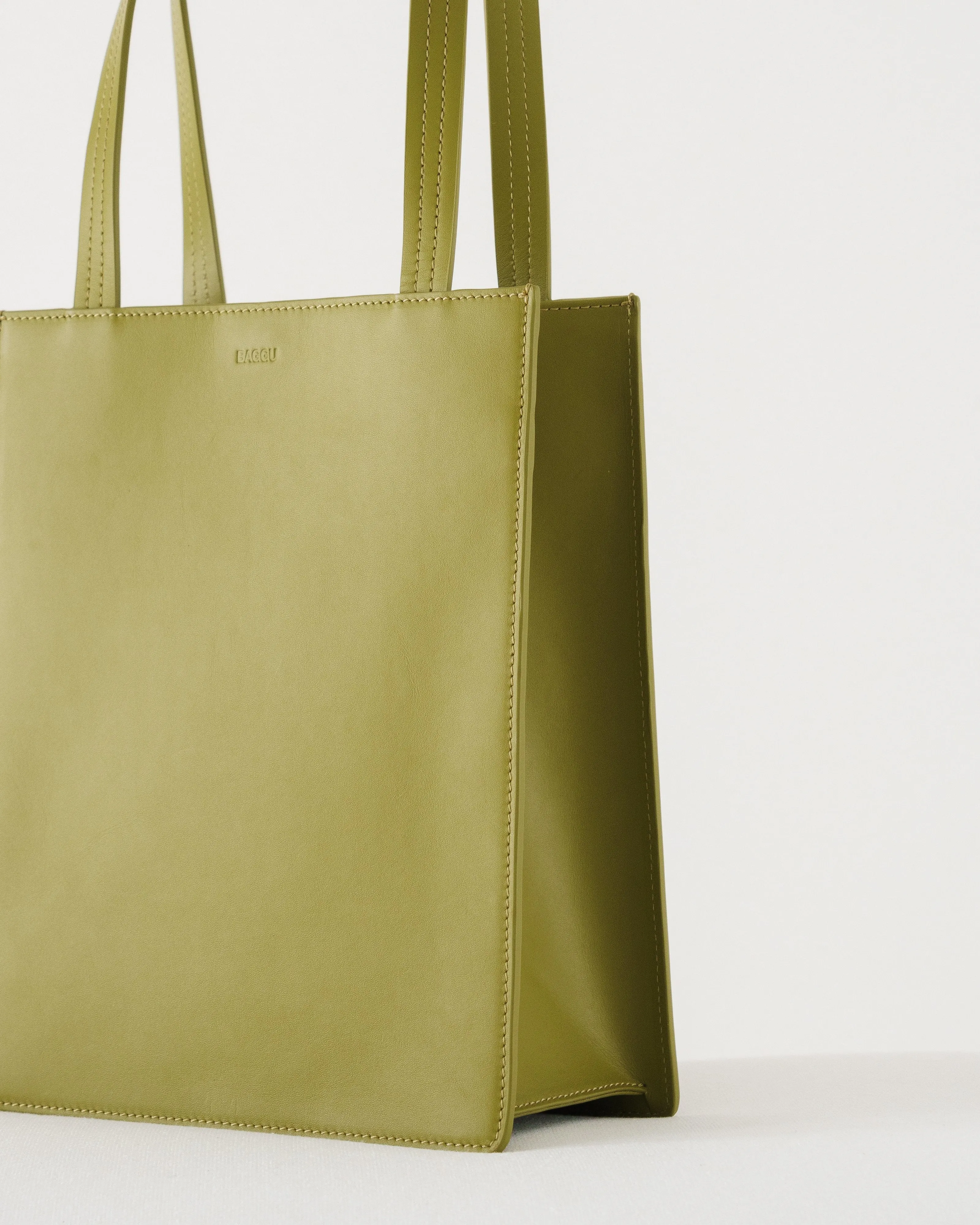 Medium Leather Retail Tote - Spanish Moss