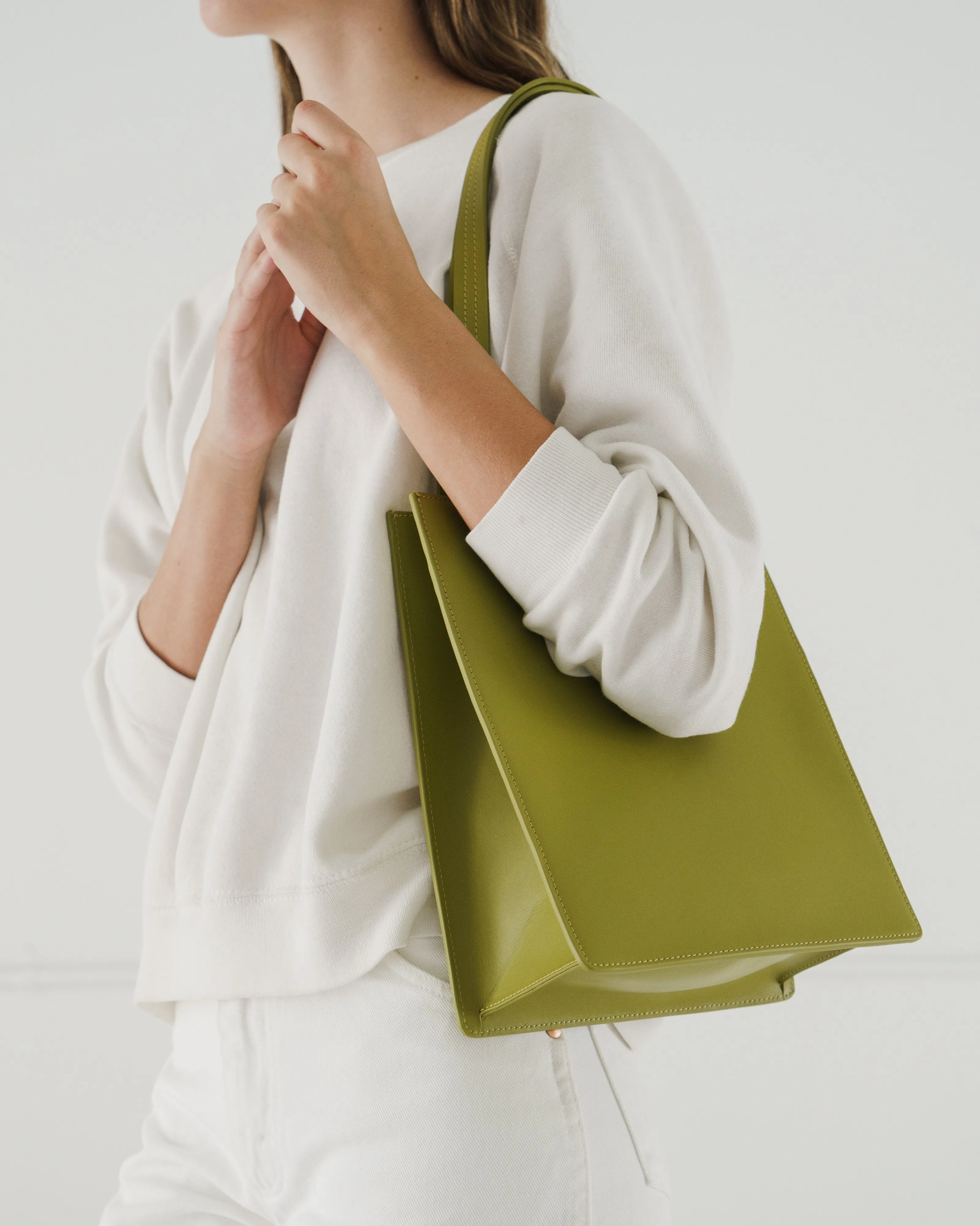 Medium Leather Retail Tote - Spanish Moss