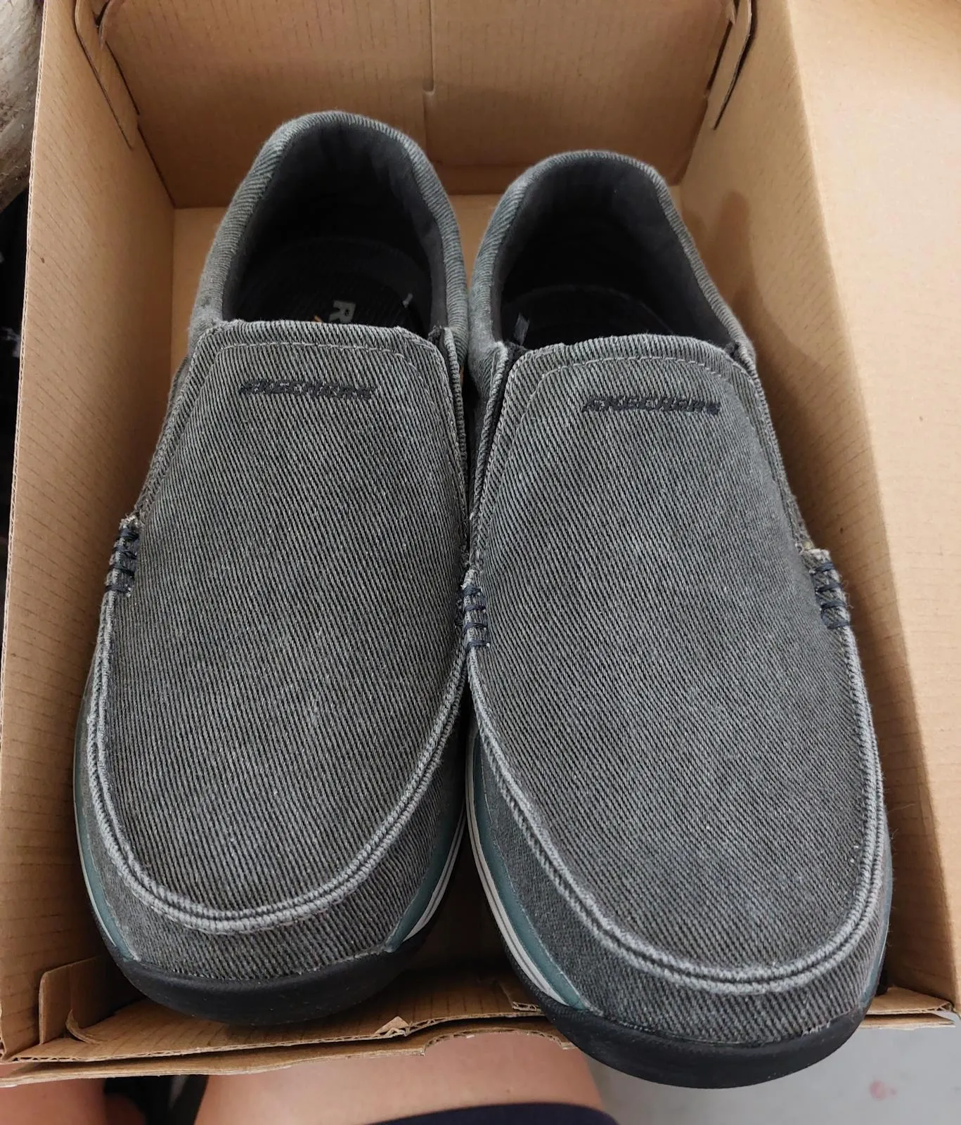 Mens Skechers Avillo Relaxed Fit Memory Foam Slip-on Loafer Shoes Black Gray 11
