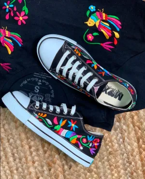 Mexican Otomi Art Embroidered Sneakers (Black)