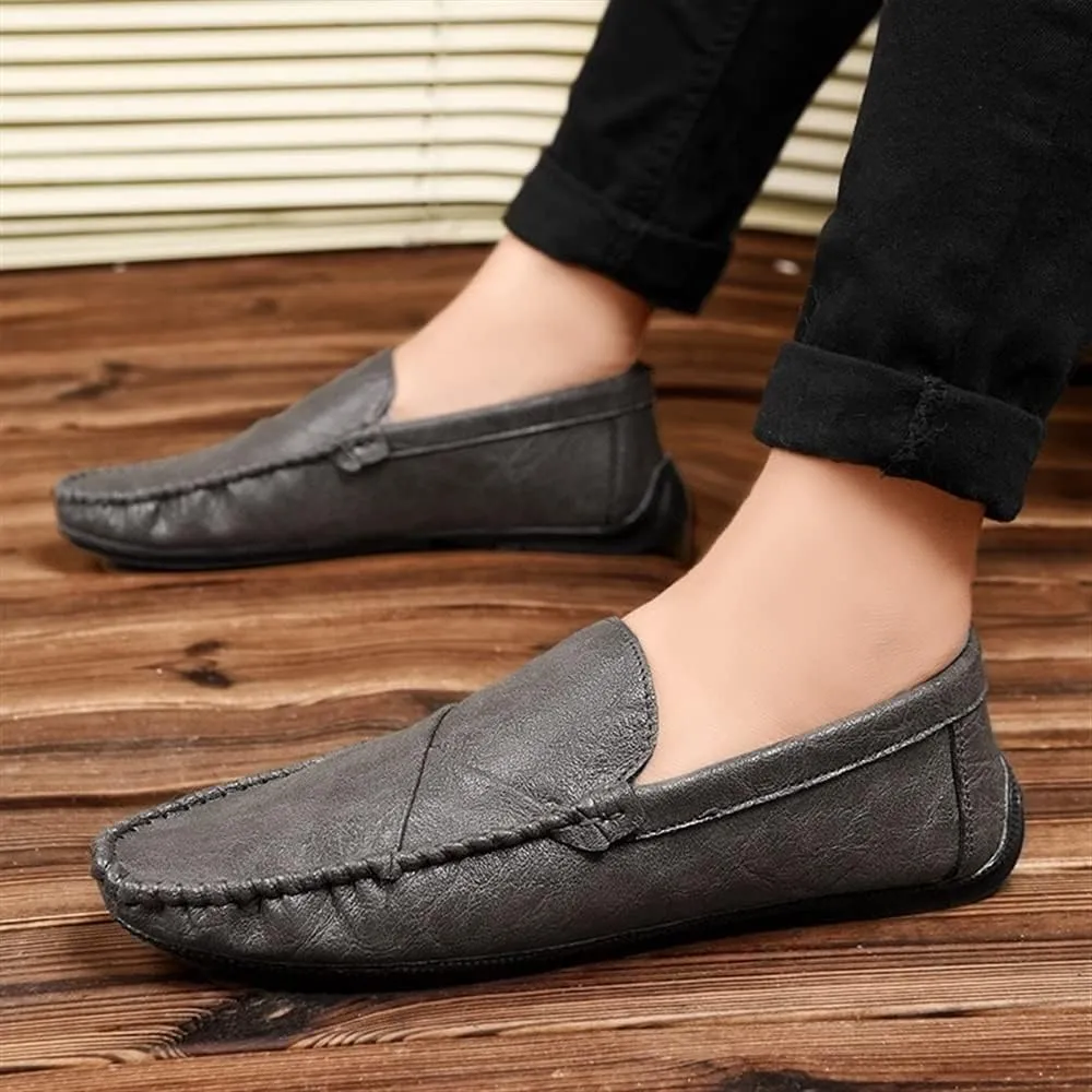 New Men's Loafers Moccasins Shoes Solid Colors Simple Vegan Leather Flat Heel Anti-Slip Flexible Fashion Slip-ons
