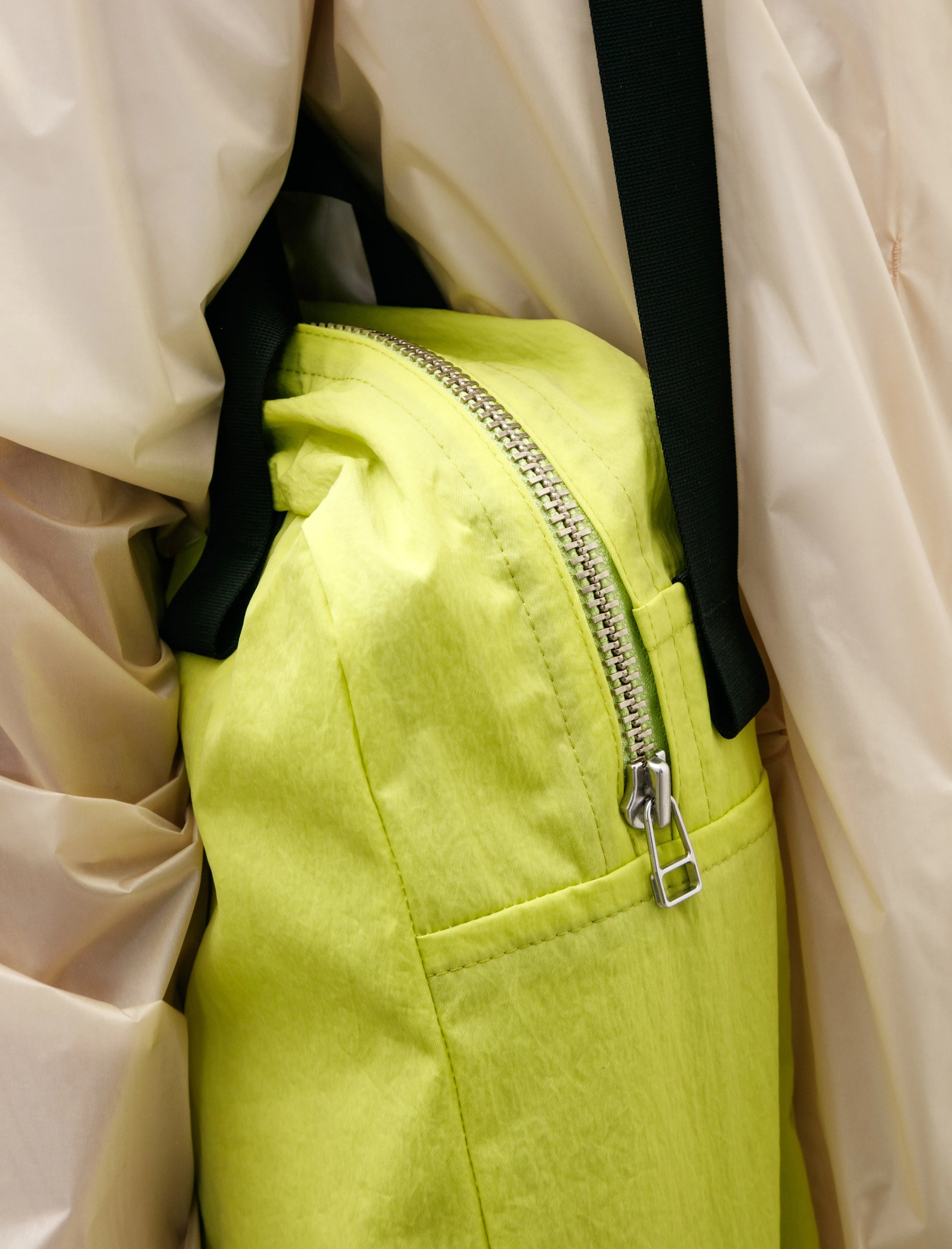 R18 Bag-0 Zip Tote Green Tanika